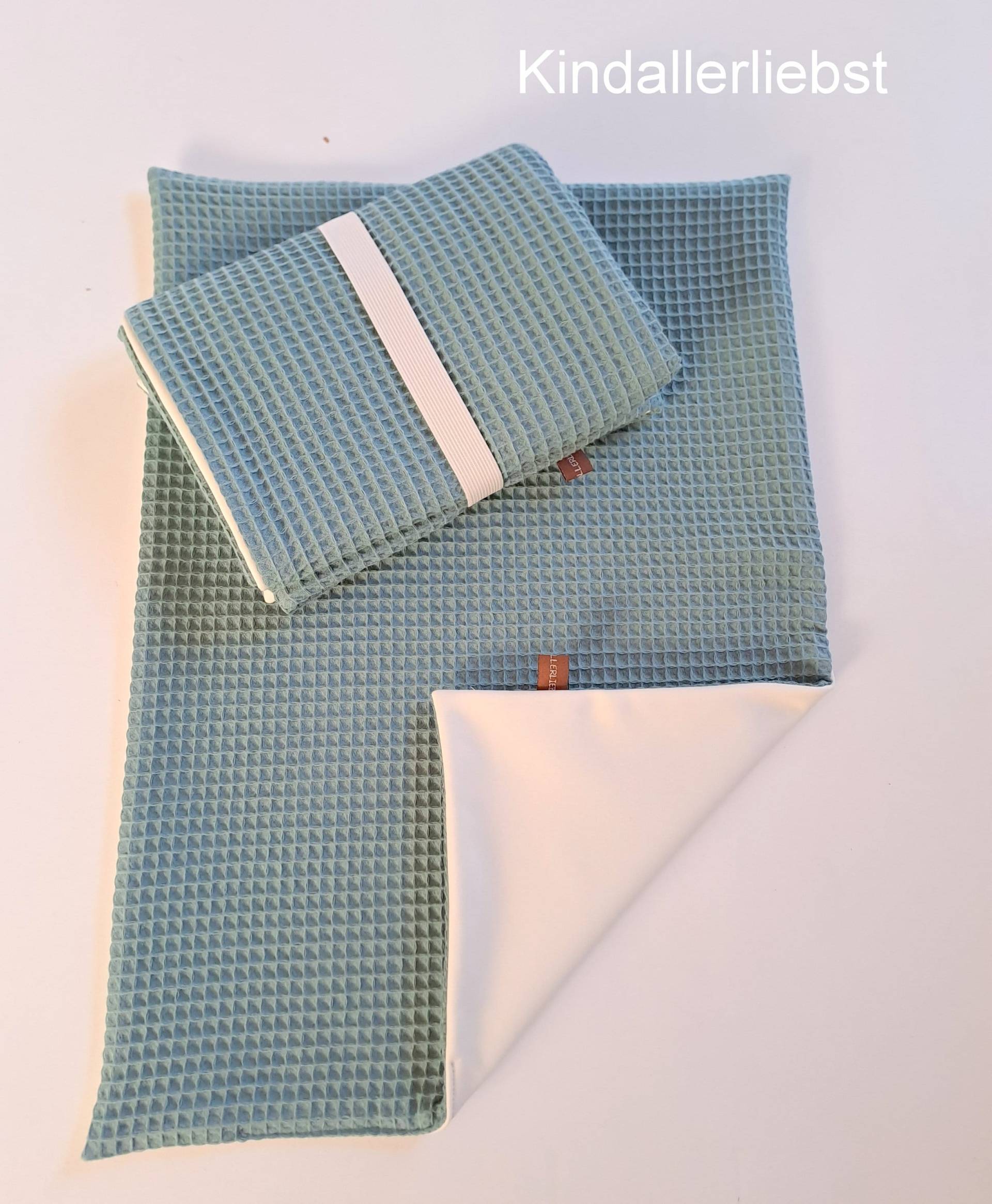 Wickelunterlage Abwaschbar, Wasserundurchlässig, Waffelpique, Altgrün, Div. Größen Wickelunterlage Abwaschbar, Wasserundurchlässig, Waffelpique, Altgrün, Div. Größen von Etsy - Kindallerliebst