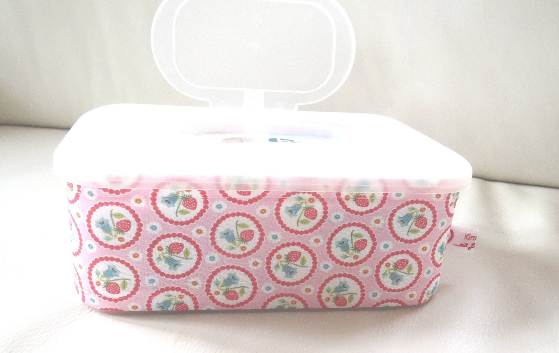 Feuchttücherbox - Erdbeeren Feuchttücherbox - Erdbeeren von Etsy - KinderkramDE