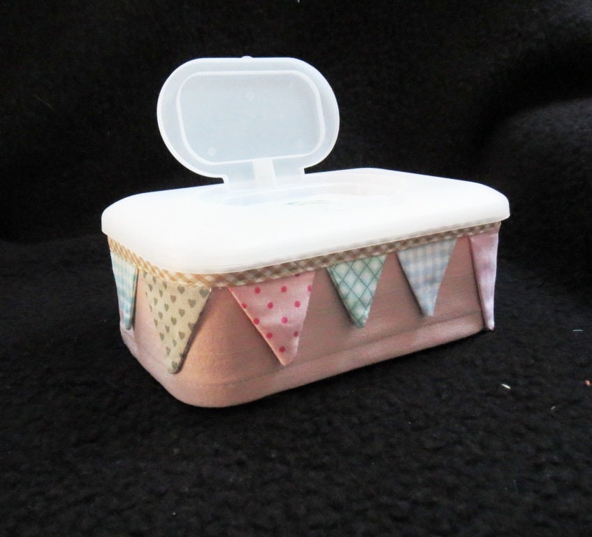 Feuchttücherbox - Fahnenwimpel Pastell Feuchttücherbox - Fahnenwimpel Pastell von Etsy - KinderkramDE