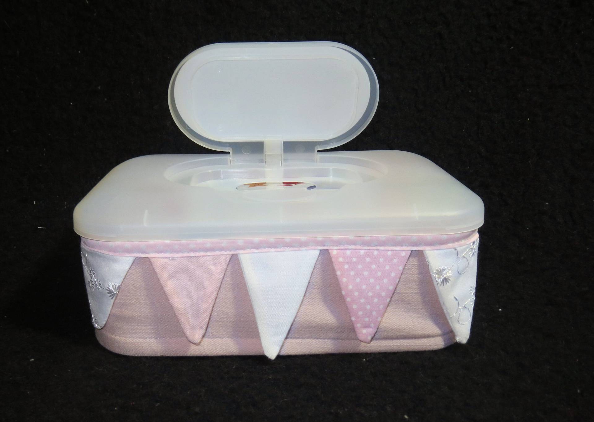 Feuchttücherbox "Fahnenwimpel " | Rosa-Weiß Feuchttücherbox "Fahnenwimpel " | Rosa-Weiß von Etsy - KinderkramDE