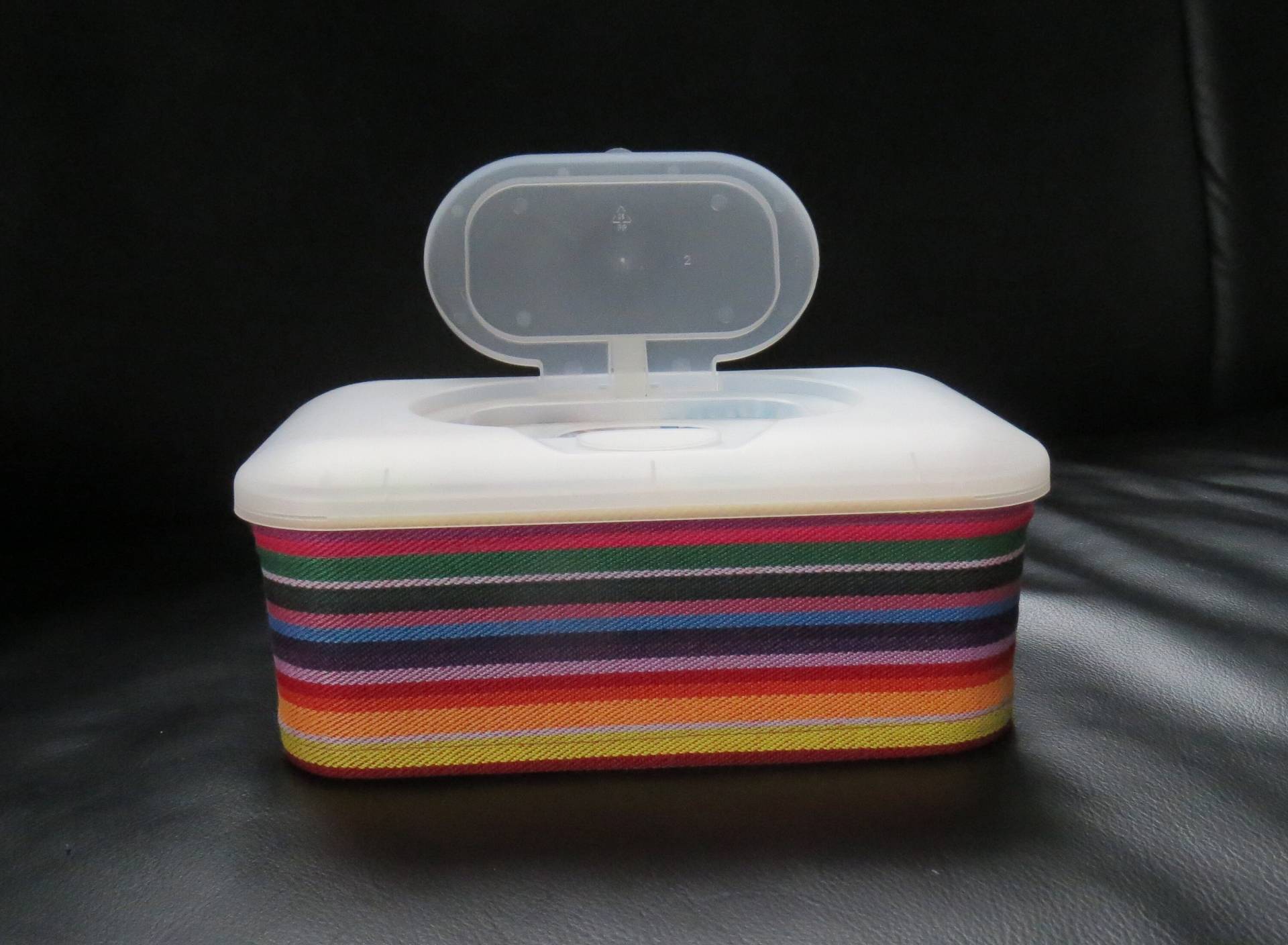 Feuchttücherbox -Regenbogen-streifen Feuchttücherbox -Regenbogen-streifen von Etsy - KinderkramDE