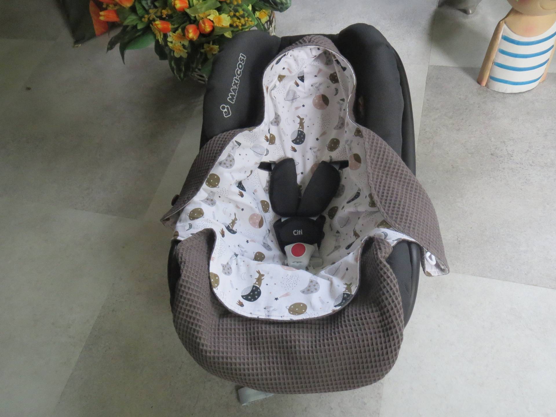 Maxi-Cosi-Decke Waffelpique Taupe/Häschen Im Weltall von Etsy - KinderkramDE