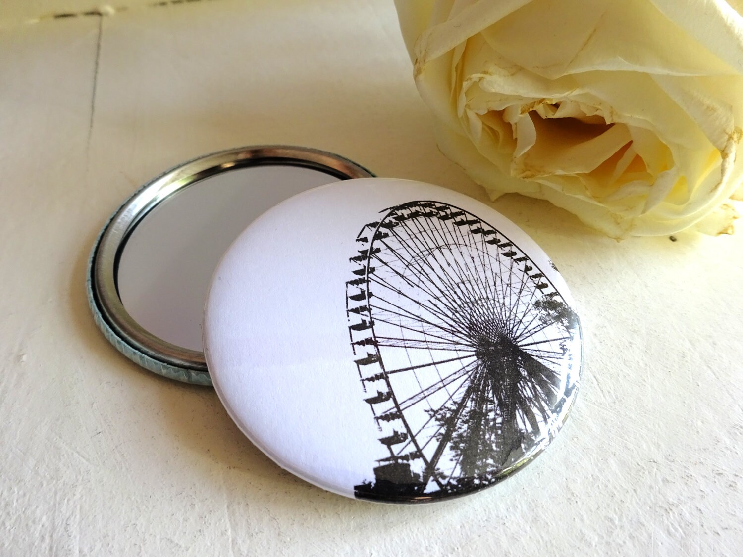 Button, Magnet, Taschenspiegel, Flaschenöffner Riesenrad Button, Magnet, Taschenspiegel, Flaschenöffner Riesenrad von Etsy - KirschbluetenTsunami