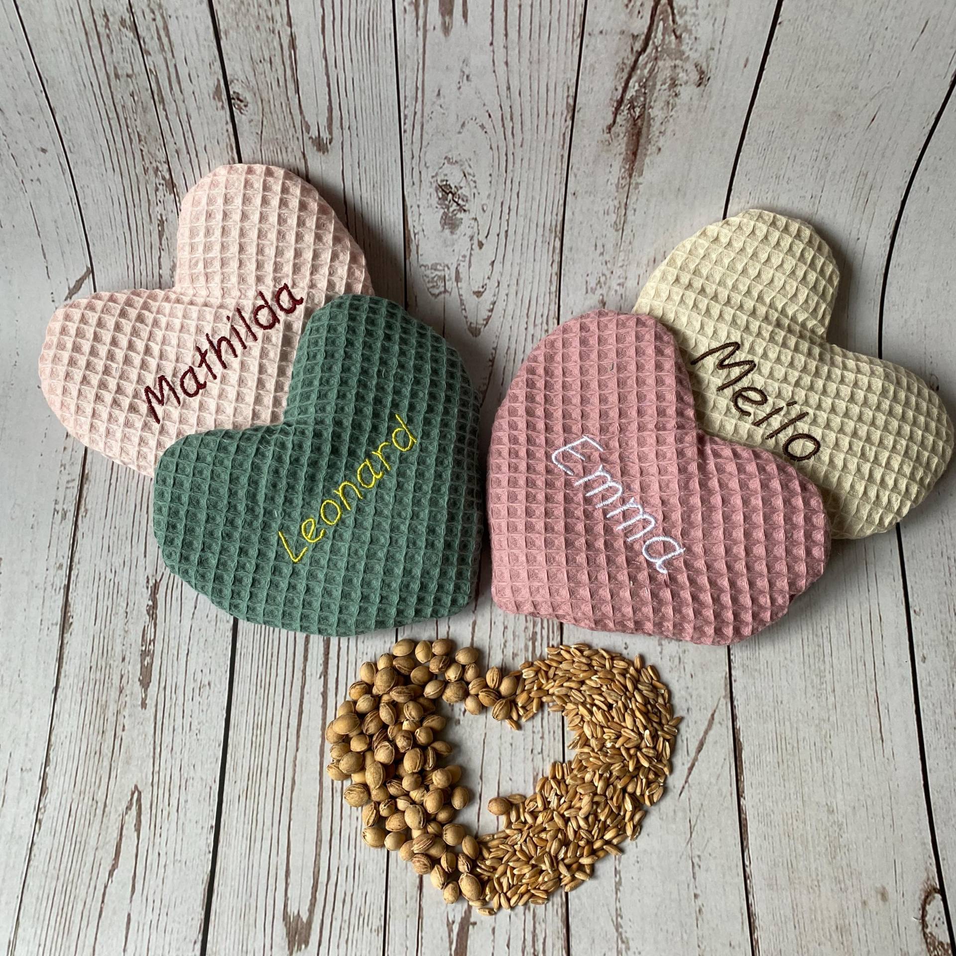 Personalisiertes Wärmekissen Herz Mit Namen | Mini Dinkel Oder Kirschkern Geschenk Zur Geburt Taufe Personalisiertes Wärmekissen Herz Mit Namen | Mini Dinkel Oder Kirschkern Geschenk Zur Geburt Taufe von Etsy - Kissenzauberei