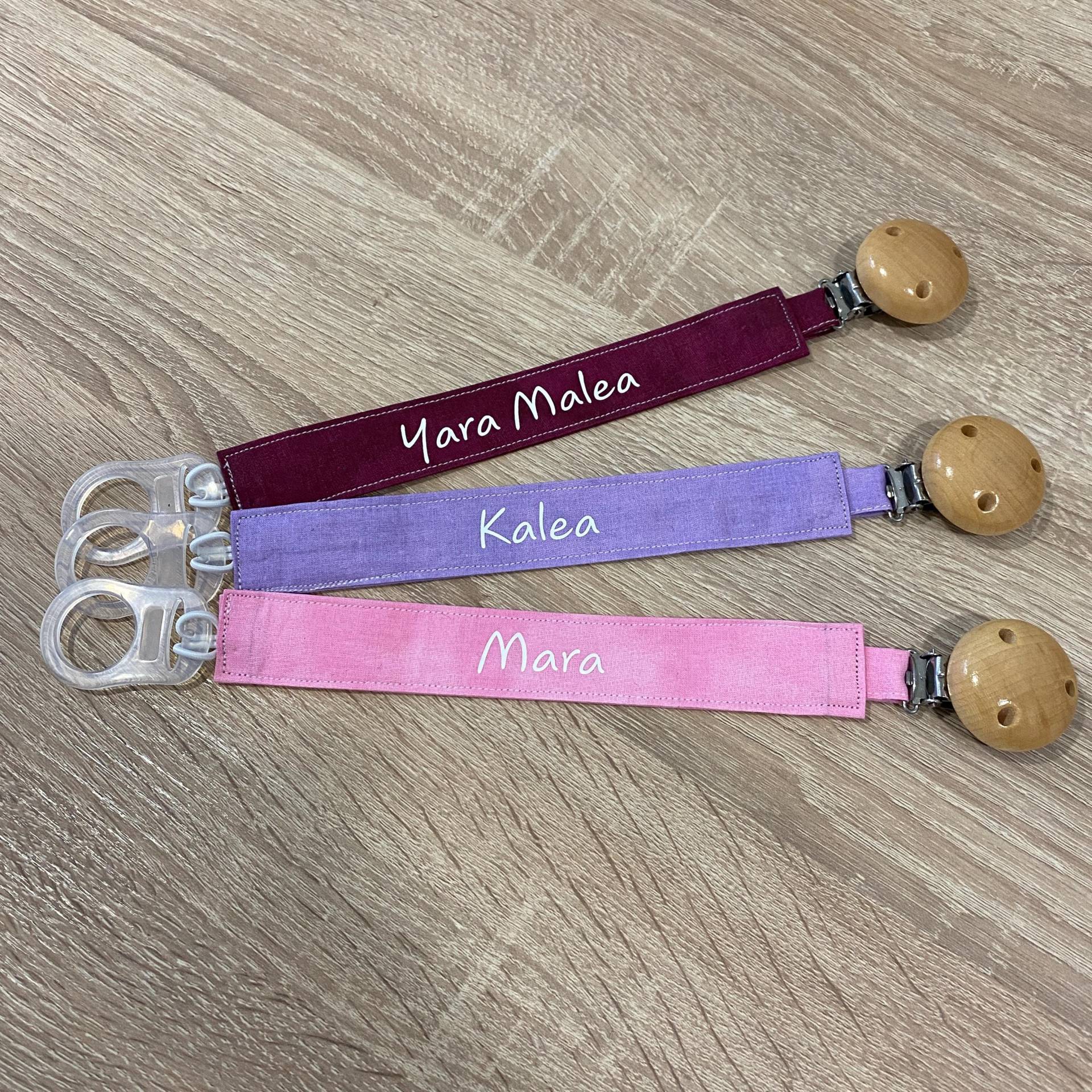 Schnullerband Mit Namen Personalisiert - Geschenk Zur Geburt & Taufe Schnullerkette Baby Junge Mädchen Babygeschenk Handgemacht Schnullerband Mit Namen Personalisiert - Geschenk Zur Geburt & Taufe Schnullerkette Baby Junge Mädchen Babygeschenk Handgemacht von Etsy - Kissenzauberei