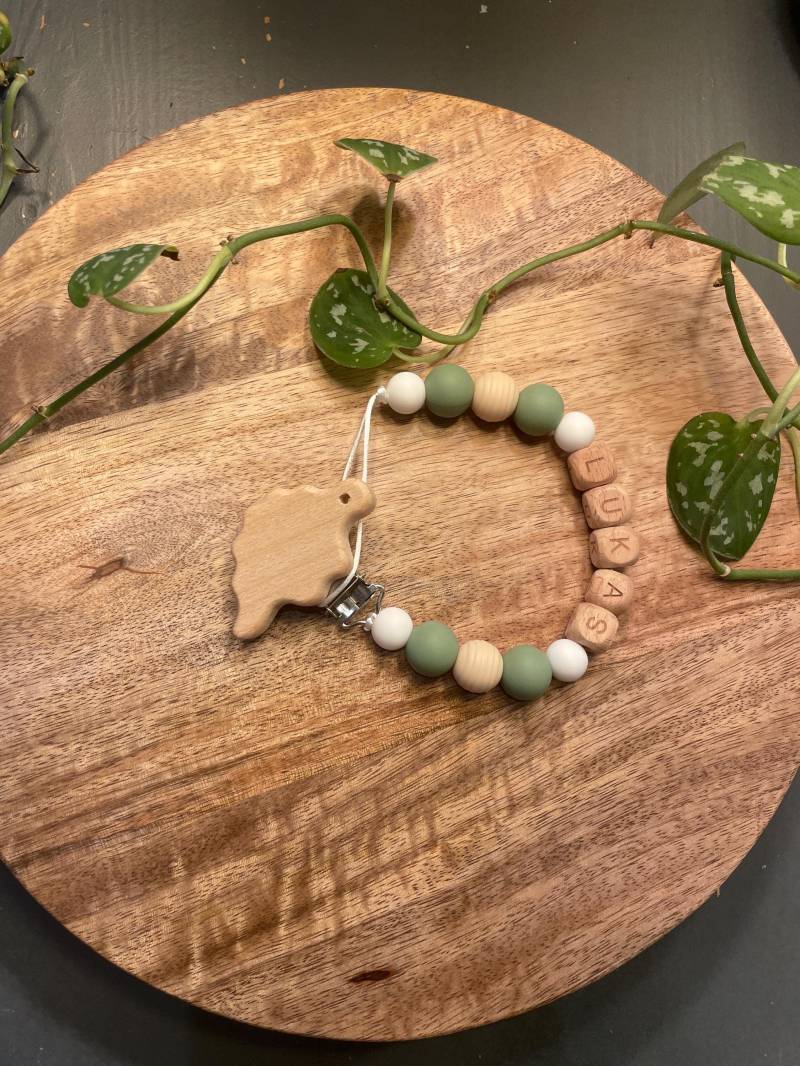 Schnullerkette | Mit Namen Personalisiert Junge Boy| Kaki Holz Dino Geburt Taufe von Etsy - KleineKreativeWunder