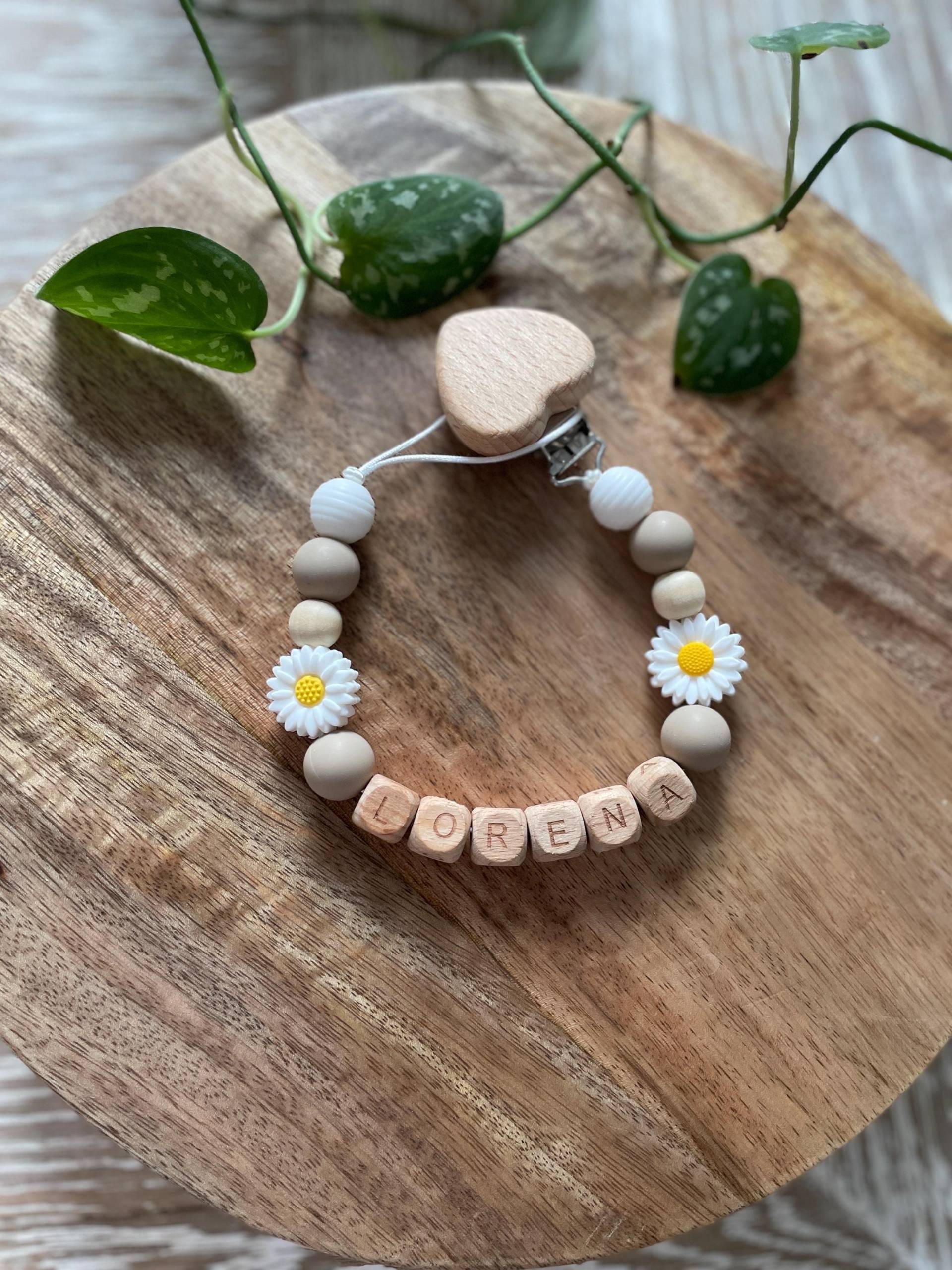 Schnullerkette | Mit Namen Personalisiert Mädchen Junge Beige |Holz|Blumen Geburt Taufe von Etsy - KleineKreativeWunder