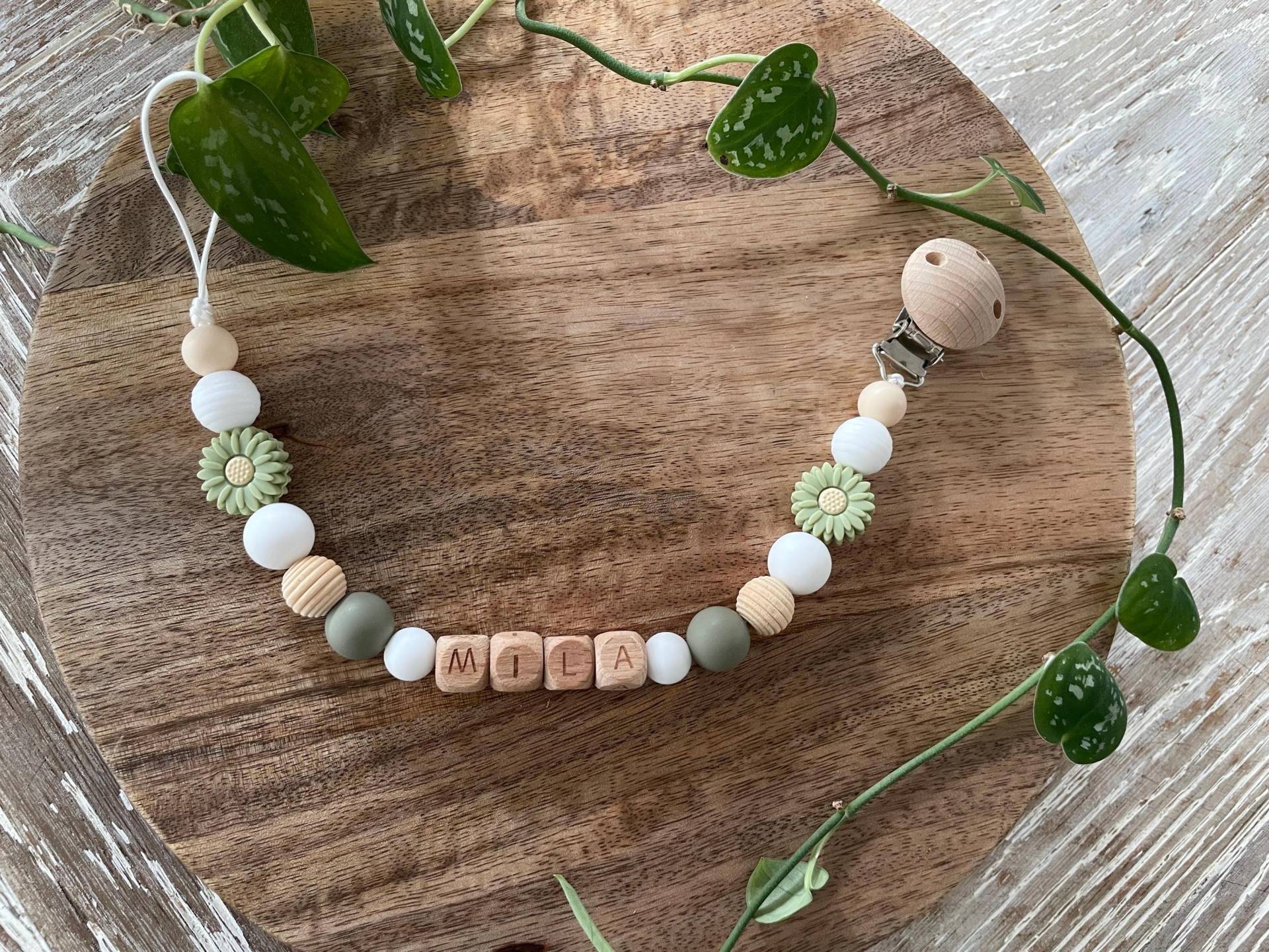 Schnullerkette | Mit Namen Personalisiert Mädchen Junge Grün |Holz|Blumen Geburt Taufe von Etsy - KleineKreativeWunder
