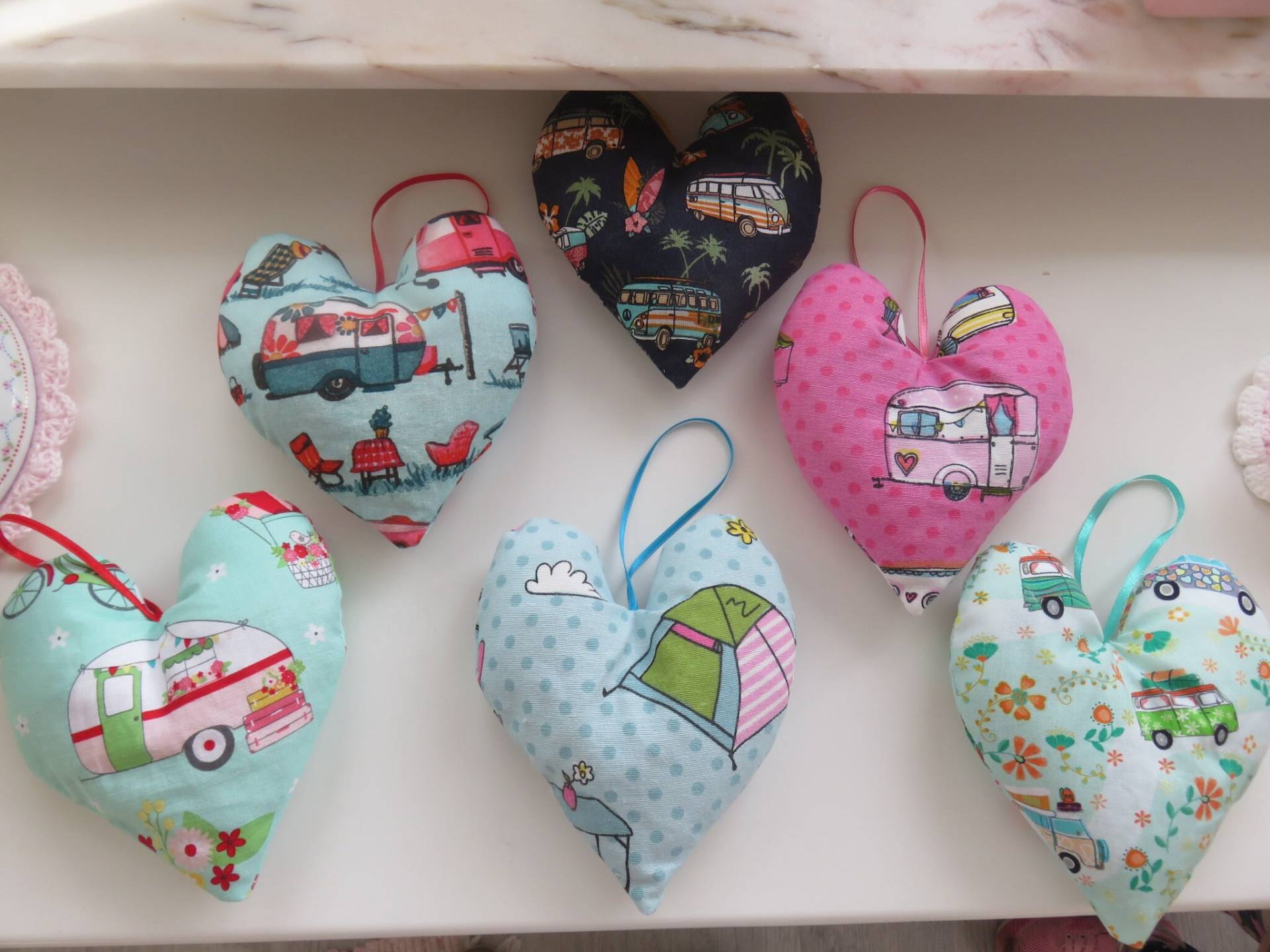 Duftherz Camper Wohnwagen Wohnmobil Lavendel Rosen Kräuter Genäht Stoff Duft Bett Kleineseligkeiten Wellness Geschenk Blau Rosa Grün Bus Duftherz Camper Wohnwagen Wohnmobil Lavendel Rosen Kräuter Genäht Stoff Duft Bett Kleineseligkeiten Wellness Geschenk Blau Rosa Grün Bus von Etsy - KleineSeligkeiten