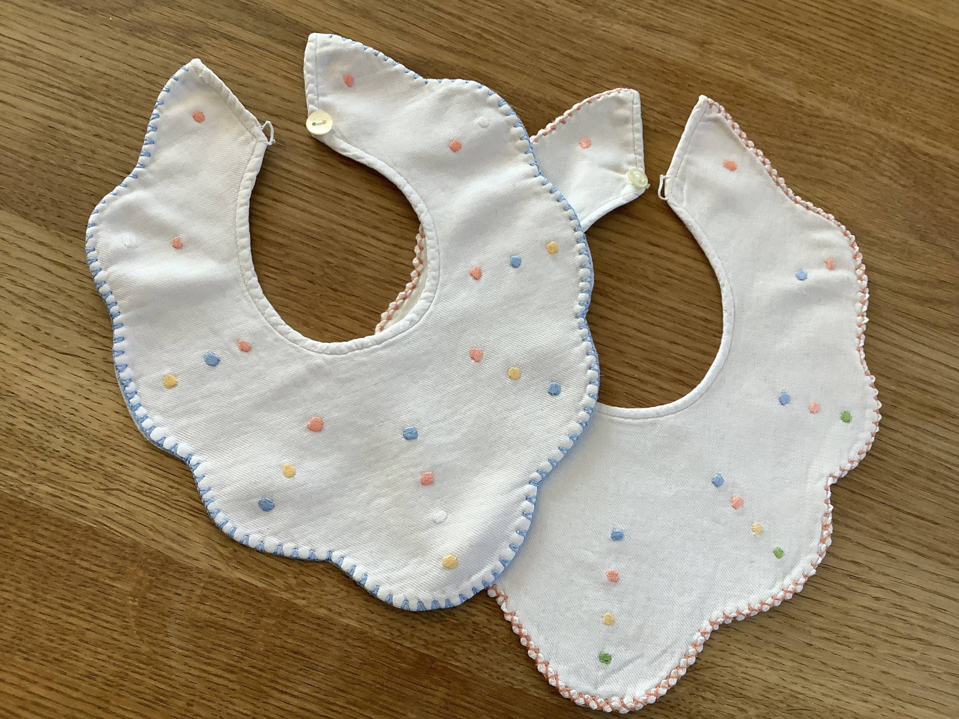 Besticktes Vintage - Babylätzchen Besticktes Vintage - Babylätzchen von Etsy - KleineWerteDinge