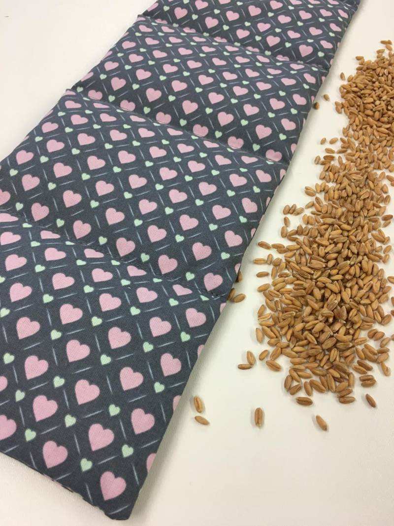 Körnerkissen , Wärmekissen „ Herzen in Grau „Gr. L von Etsy - KleinesAtelier