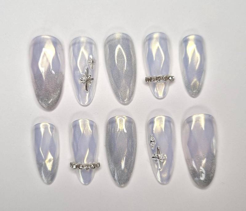 Handgemachte Press-On Nägel | Wiederverwendbare Fake Nails Maßanfertigung Nageldesign Nach Wunsch Diamant Silber Cat Eye von Etsy - KlimBimbySophie