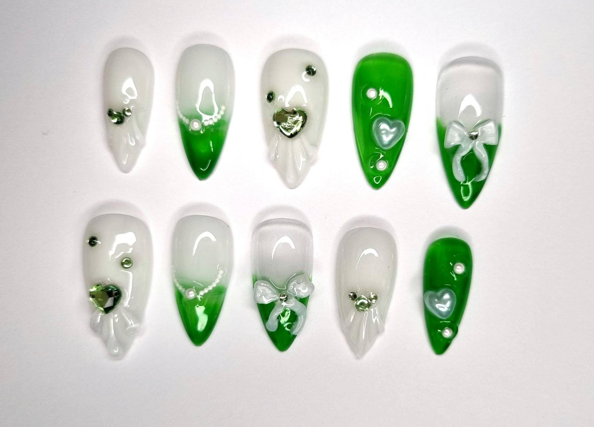 Handgemachte Press-On Nägel | Wiederverwendbare Fake Nails Maßanfertigung Nageldesign Nach Wunsch Jelly Green White Handgemachte Press-On Nägel | Wiederverwendbare Fake Nails Maßanfertigung Nageldesign Nach Wunsch Jelly Green White von Etsy - KlimBimbySophie