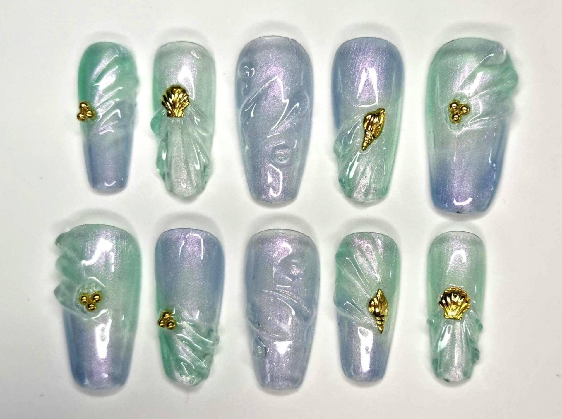Handgemachte Press-On Nägel | Wiederverwendbare Fake Nails Maßanfertigung Nageldesign Nach Wunsch Magical Mermaid von Etsy - KlimBimbySophie