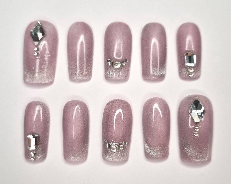 Handgemachte Press-On Nägel | Wiederverwendbare Fake Nails Maßanfertigung Nageldesign Nach Wunsch Rosa Silber Cat Eye von Etsy - KlimBimbySophie
