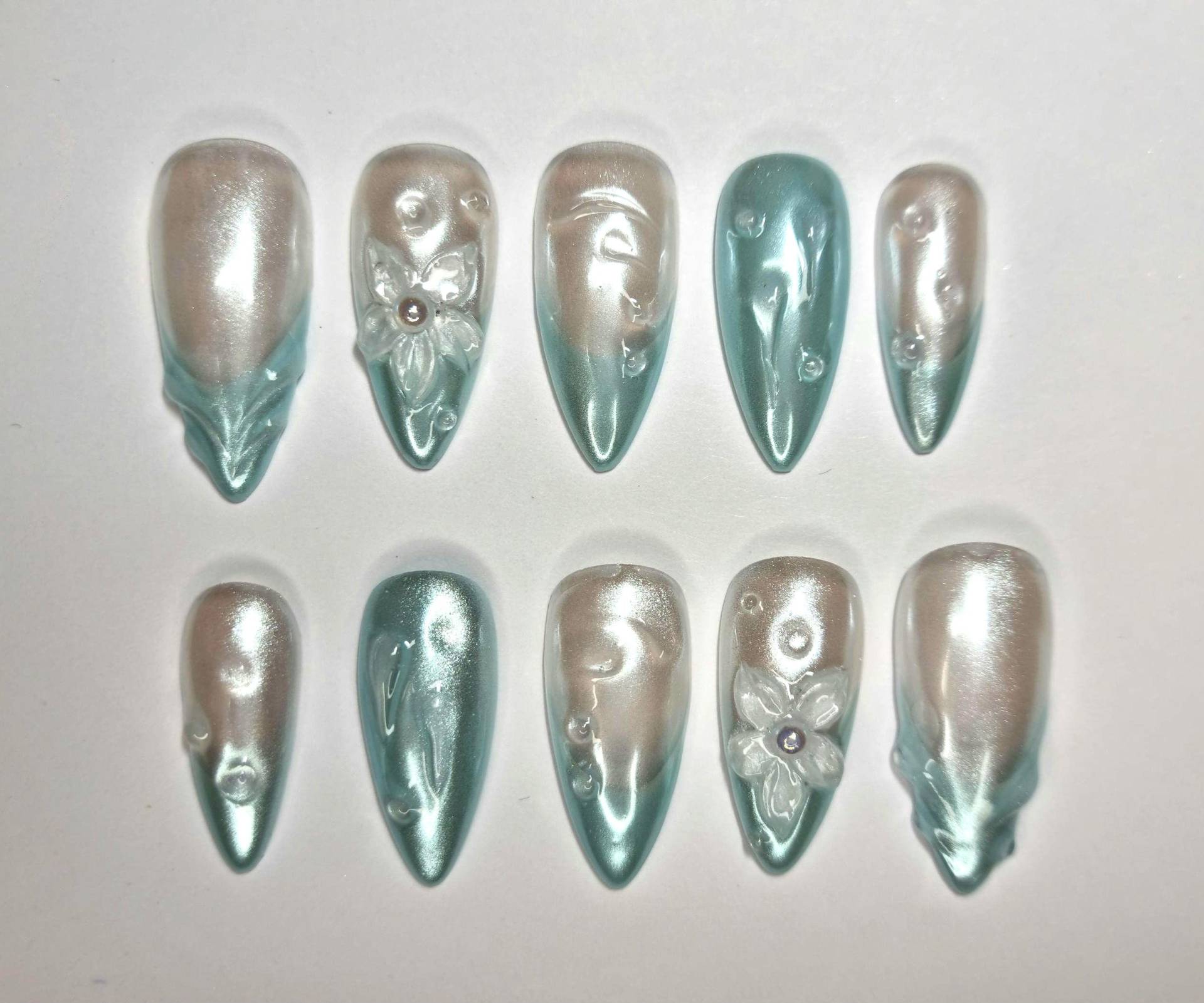 Handgemachte Press-On Nägel | Wiederverwendbare Fake Nails Maßanfertigung Nageldesign Nach Wunsch Waterdrops Handgemachte Press-On Nägel | Wiederverwendbare Fake Nails Maßanfertigung Nageldesign Nach Wunsch Waterdrops von Etsy - KlimBimbySophie