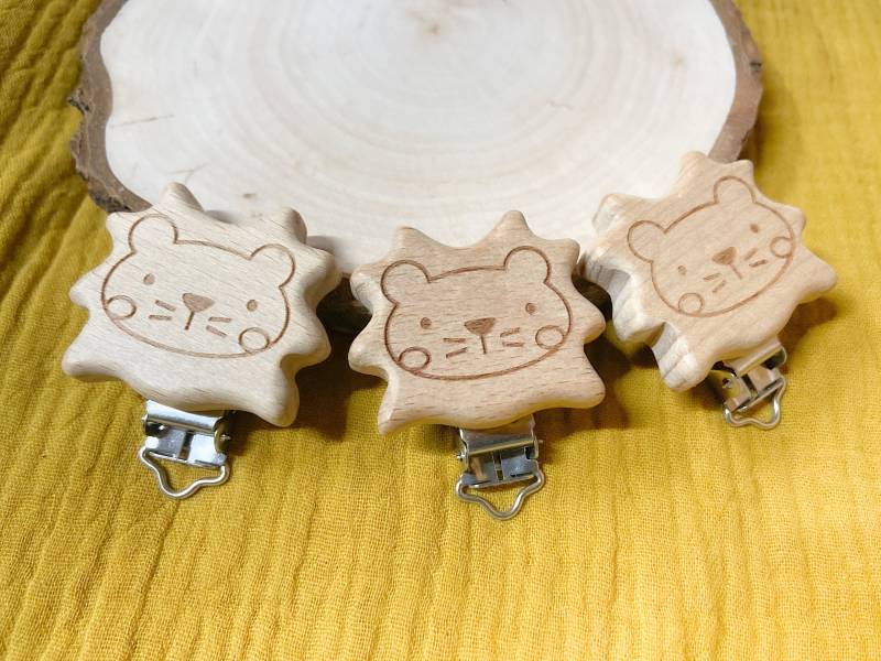 Schnullerkettenclip Löwe von Etsy - Klitzebunt