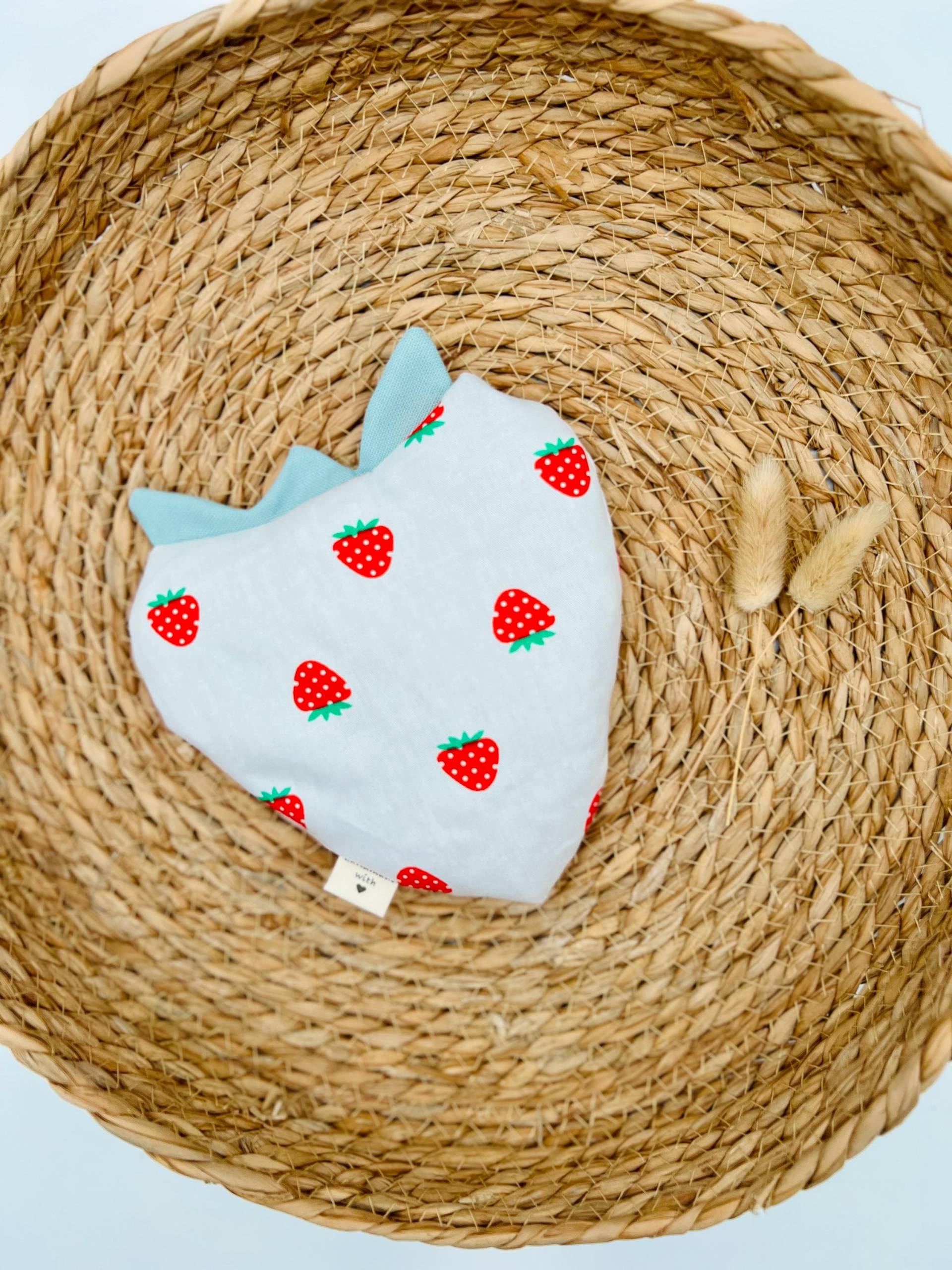 Dinkelkissen/Nach Wahl Kirschkernfüllung Handmade Heat Pad Wärmkissen Erdbeer-Wärmekissen von Etsy - KnopfundBlume