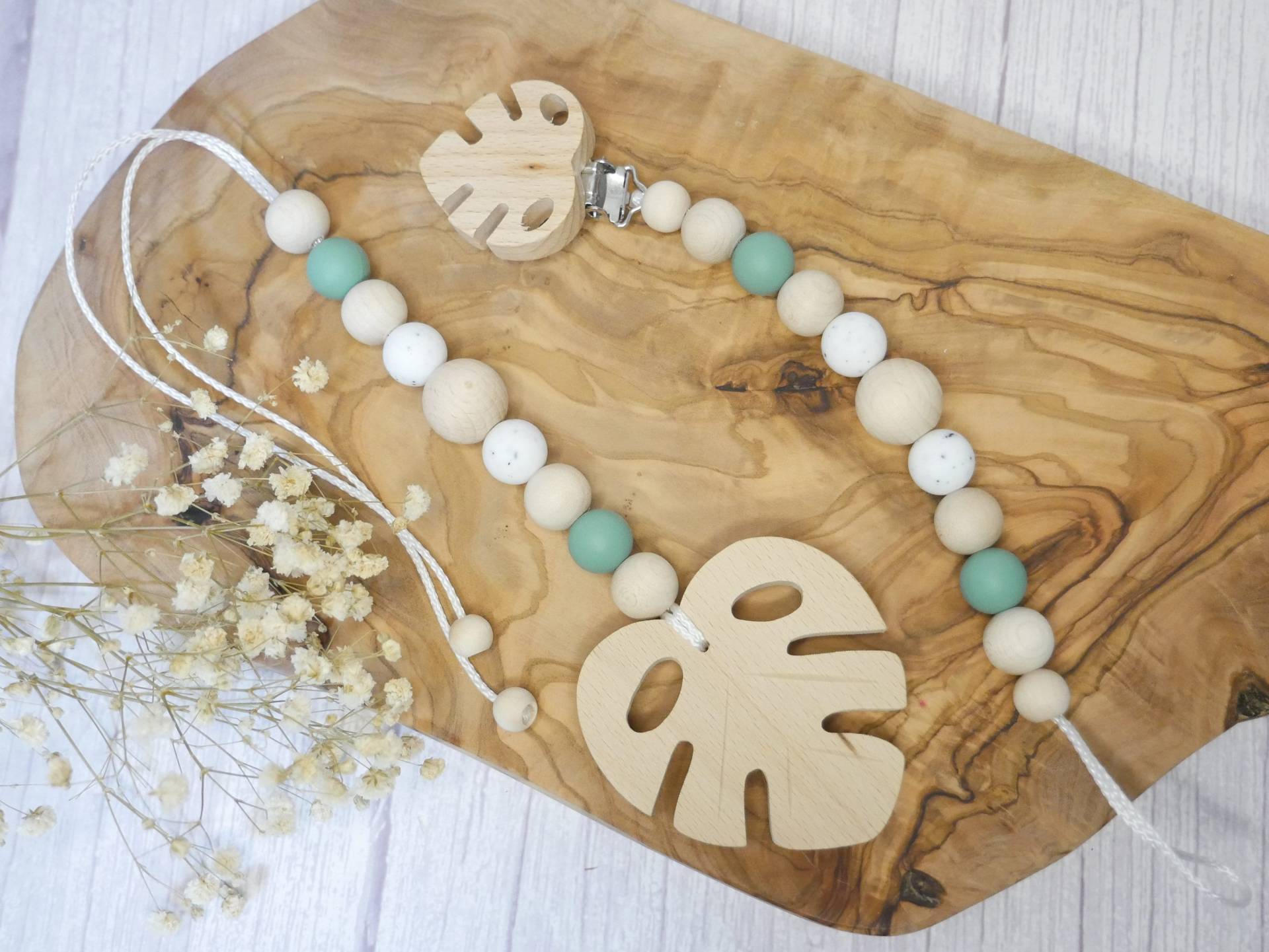 Schnullerkette | Babyschalenanhänger Monstera Set Schnullerkette | Babyschalenanhänger Monstera Set von Etsy - KnotenRaum