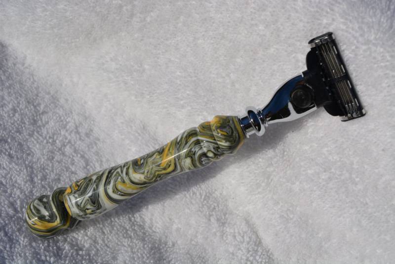 Schöne Handgemachte Designer Razor "Tatort" Mach3/Venus von Etsy - Knotsinyourhead