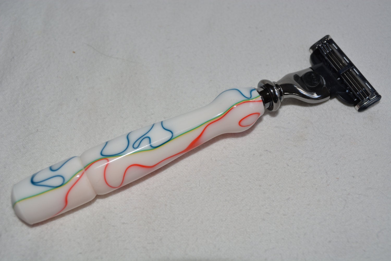 Schöne Handgemachte Limitierte Designer Razor "Salzwasser Taffy" von Etsy - Knotsinyourhead