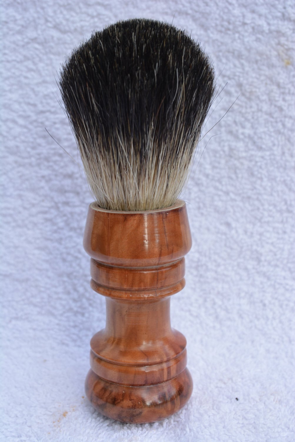 Wunderbare Handgefertigte Thuja-Holz-Dachs Haar Rasierpinsel 24mm von Etsy - Knotsinyourhead