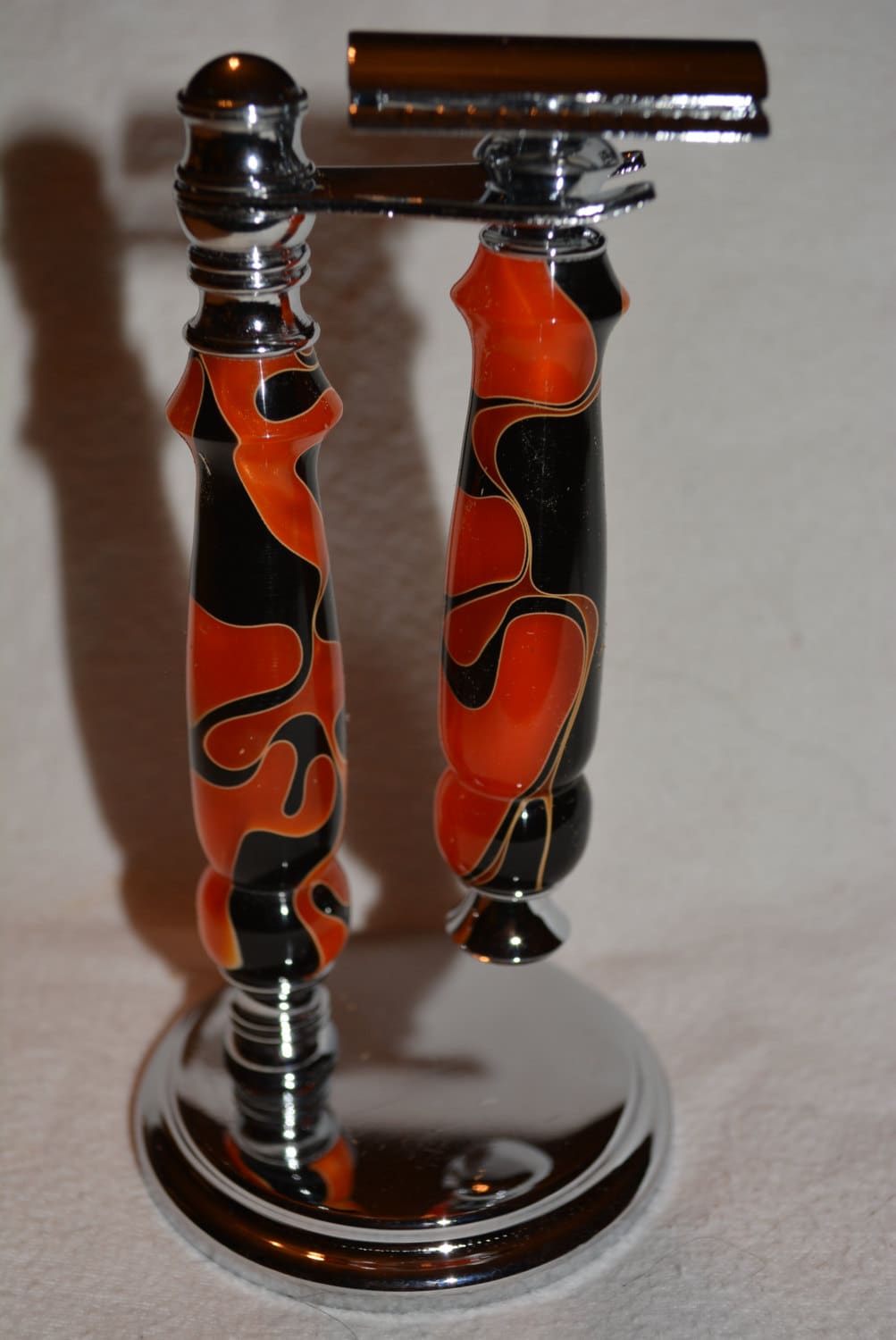 Wunderschönes Handgefertigtes "Biker Guy" 2-Teiliges Rasiermesser-Set von Etsy - Knotsinyourhead
