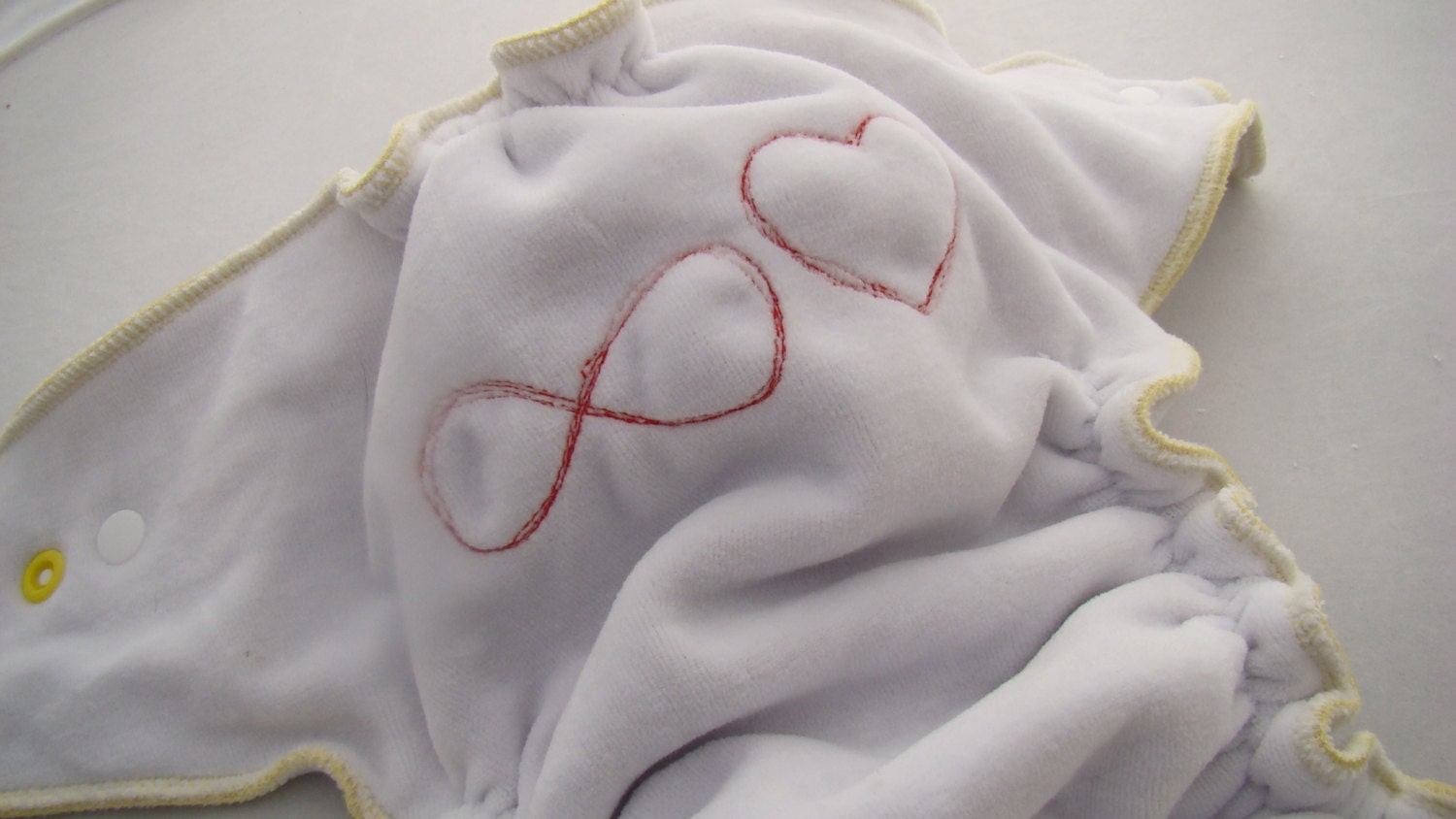Velour-stoffwindel in Os-Größe Mit Gezeichnetem Endlosliebezeichen, Geteilte Windel Einlagen von Etsy - KokoloSplit