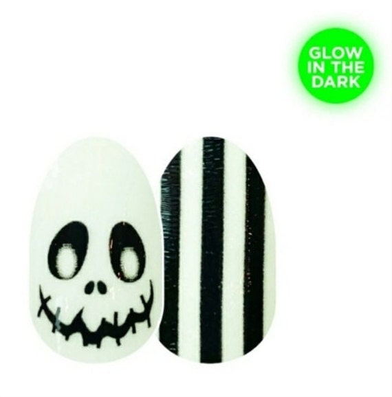 Boo Crew - Color Street Glow in The Dark Halloween Rentner von Etsy - KolorfulNailsShoppe
