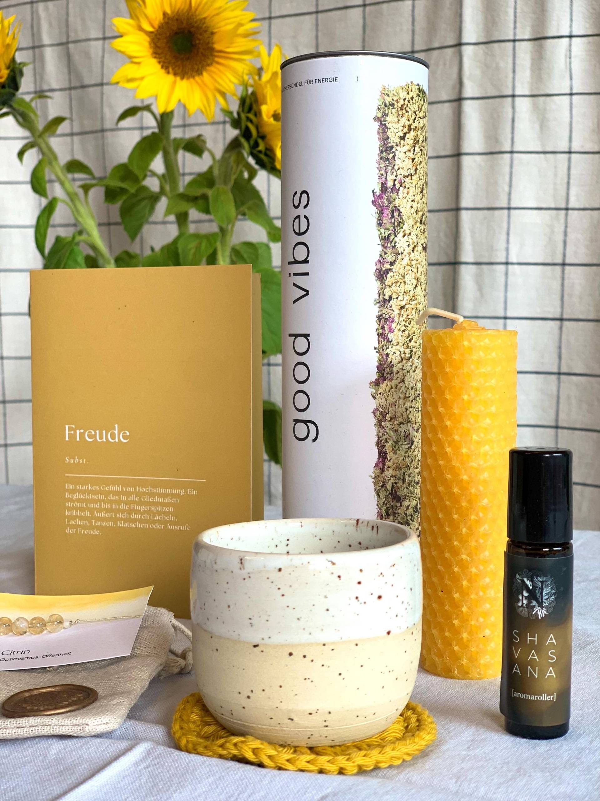 Geschenkbox „Freude" - Räucherset, Wohlfühlen, Meditation, Achtsamkeit Geschenkbox „Freude" - Räucherset, Wohlfühlen, Meditation, Achtsamkeit von Etsy - KoppundSeele