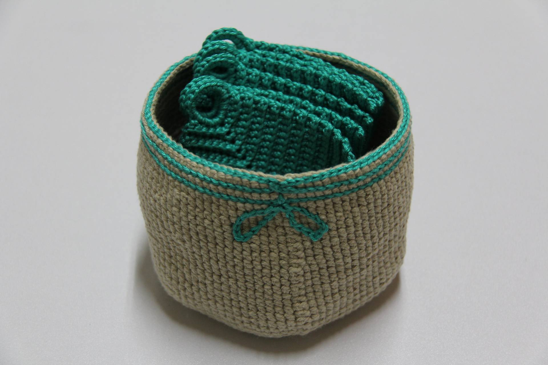 5stk.kosmetikpads Im Körbchen Aus Waschbarem Baumwollgarn Gehäkelt( Natur/Türkis 5stk.kosmetikpads Im Körbchen Aus Waschbarem Baumwollgarn Gehäkelt( Natur/Türkis von Etsy - Krabbelpuschenfee