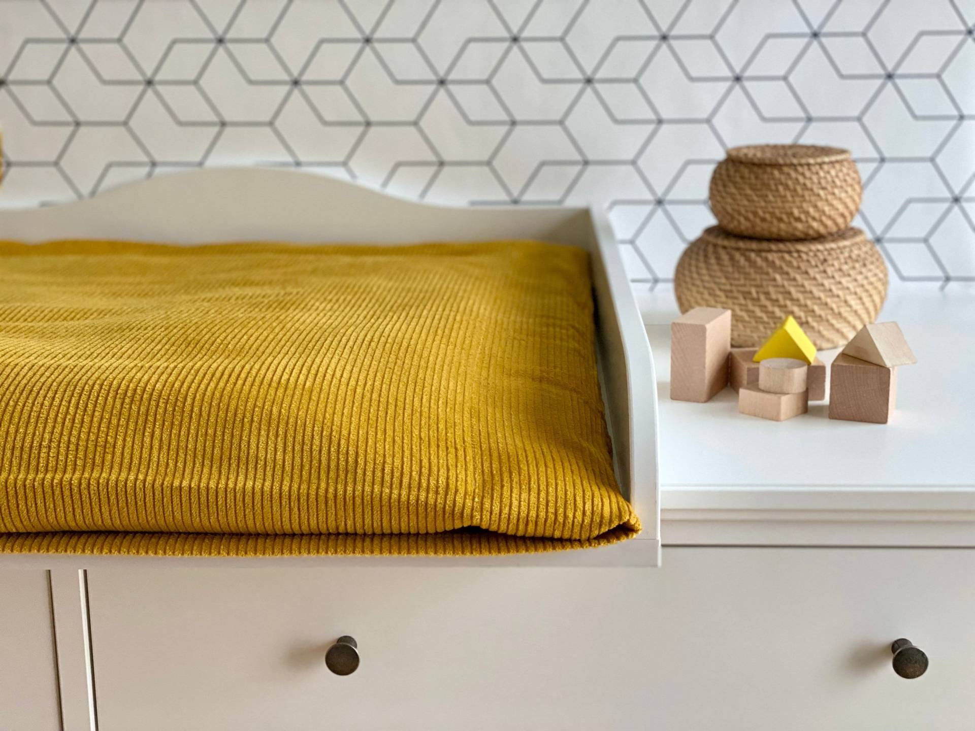Bezug Für Wickeltischauflage Cord Breitcord Gelb Mustard 2 von Etsy - KraftKidsShop