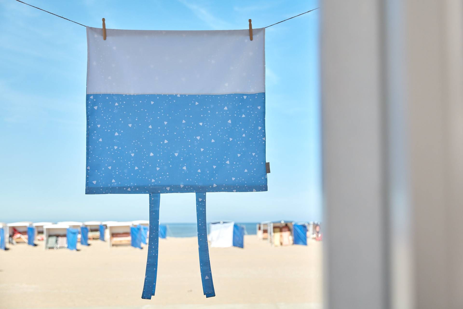 Kraftkids Bezug Für Wickeltischauflage Abgerundete Dreiecke Weiß Auf Blau von Etsy - KraftKidsShop