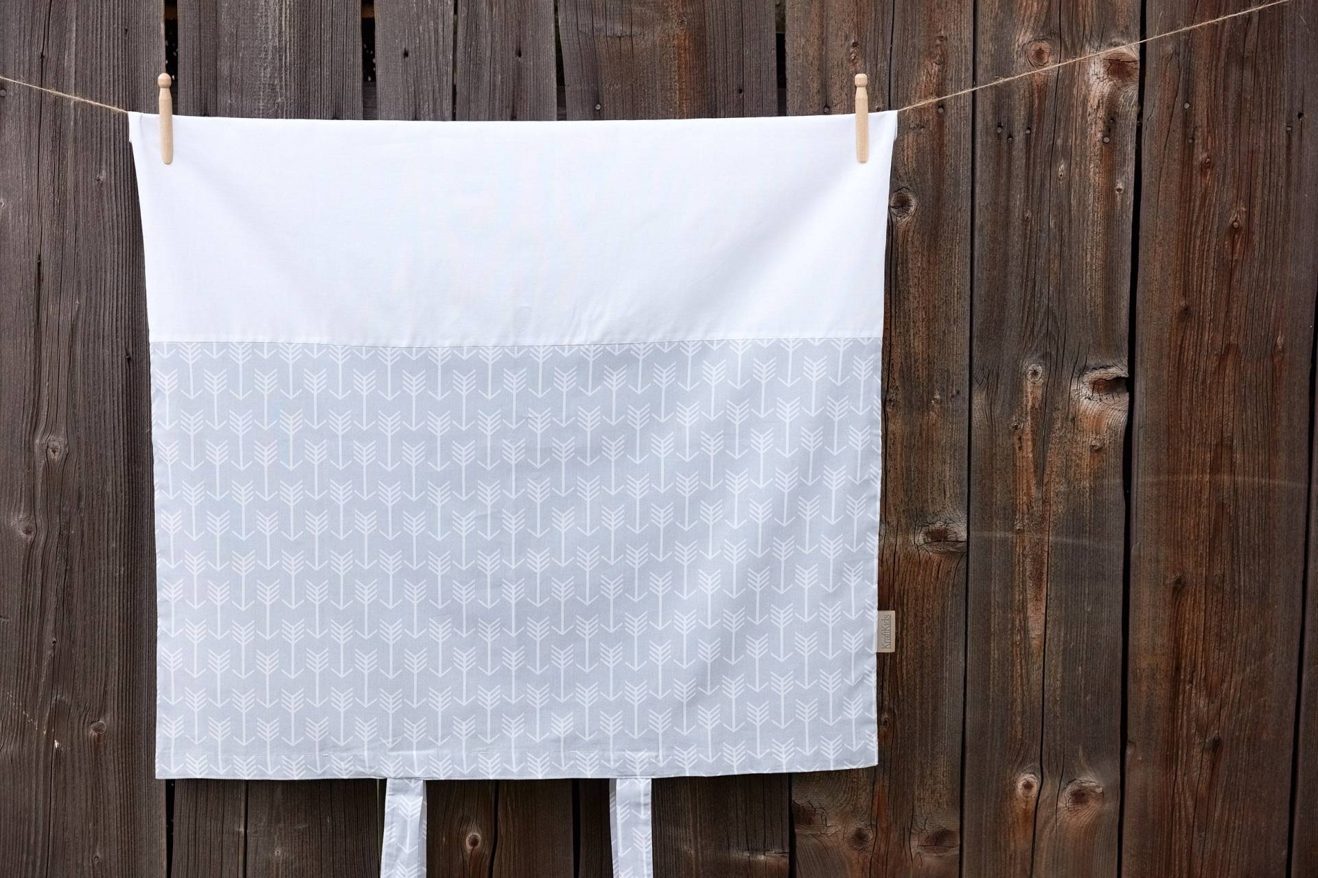 Kraftkids Bezug Für Wickeltischauflage Arrow Weiße Pfeile Auf Grau von Etsy - KraftKidsShop
