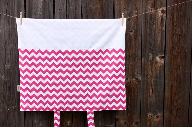 Kraftkids Bezug Für Wickeltischauflage Chevron Magenta von Etsy - KraftKidsShop