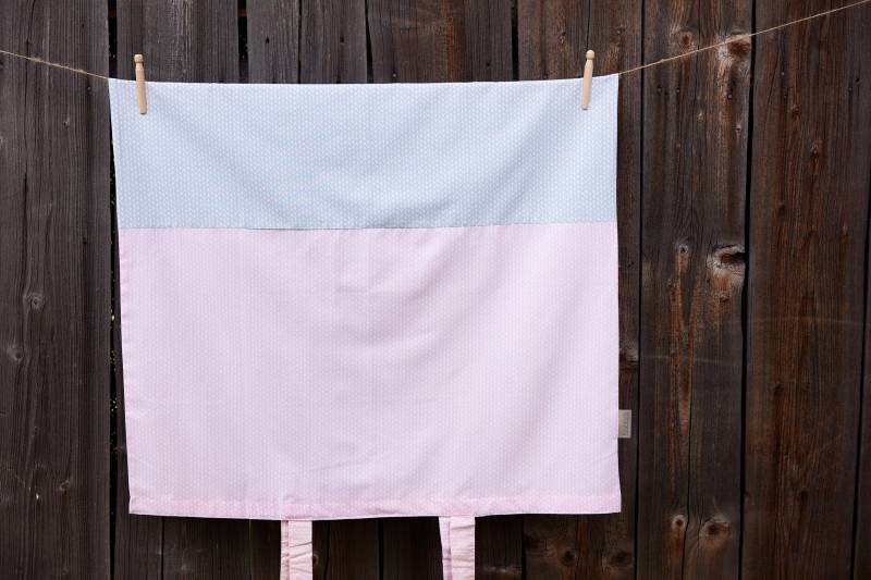 Kraftkids Bezug Für Wickeltischauflage Kleine Blätter Rosa Auf Weiß von Etsy - KraftKidsShop