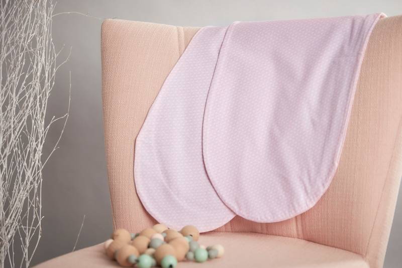 Kraftkids Stillkissenbezug Kleine Blätter Rosa Auf Weiß von Etsy - KraftKidsShop