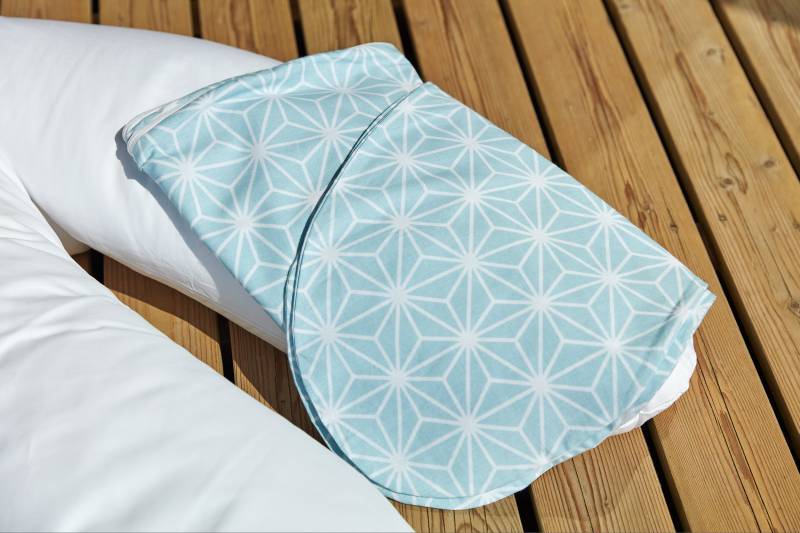 Kraftkids Stillkissenbezug Weiße Diamante Auf Pastel Blau von Etsy - KraftKidsShop