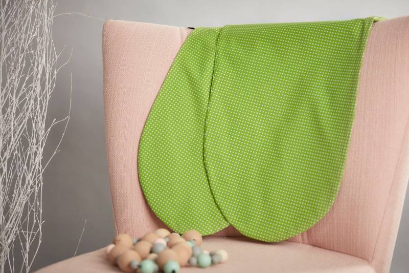 Kraftkids Stillkissenbezug Weiße Punkte Auf Grün von Etsy - KraftKidsShop