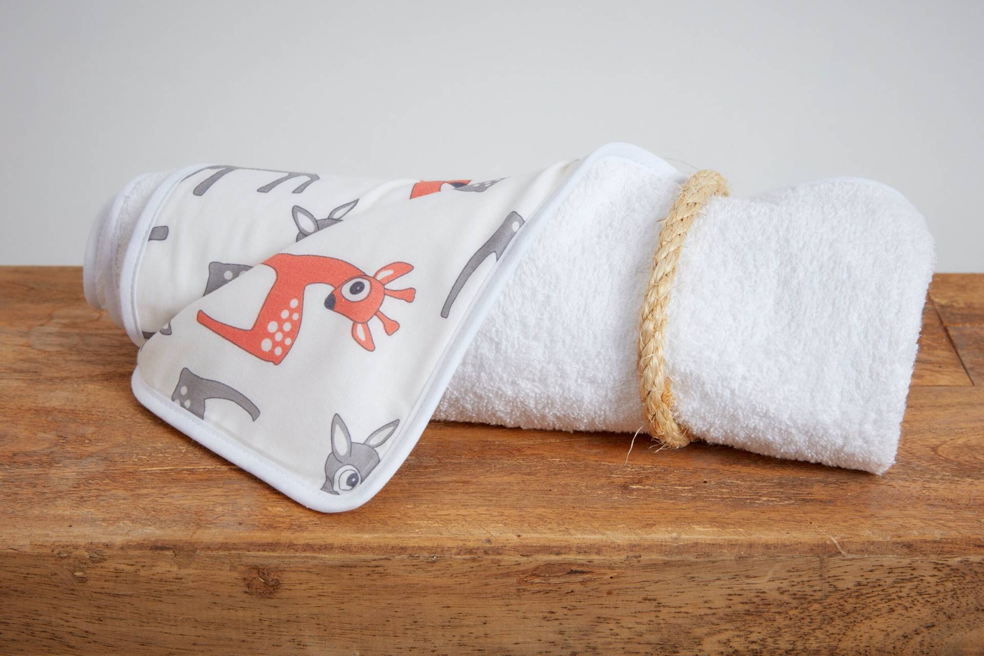 Kraftkids Wickelunterlage Kleine Rehkitze Grau Orange Auf Weiß von Etsy - KraftKidsShop