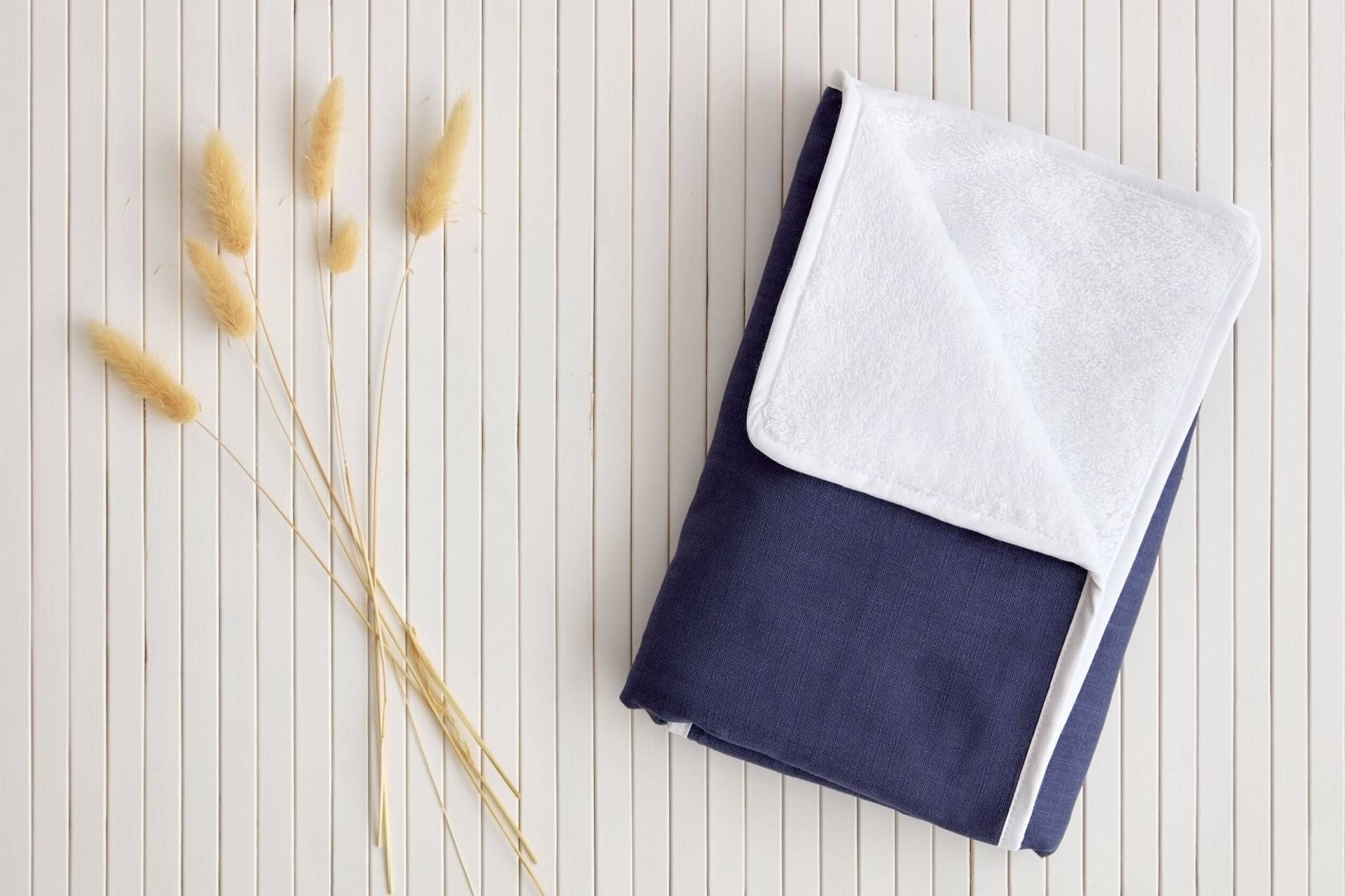 Kraftkids Wickelunterlage Leinen Blau Dunkelblau von Etsy - KraftKidsShop