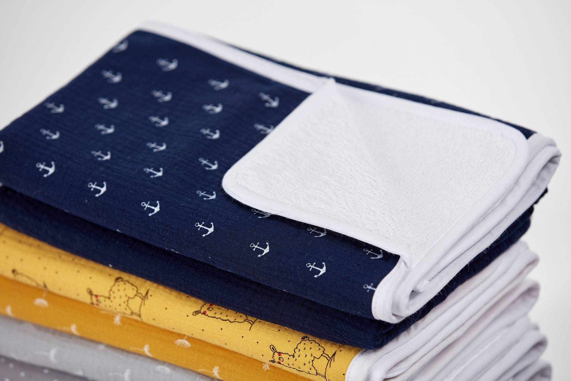 Kraftkids Wickelunterlage Musselin Dunkelblau Anker von Etsy - KraftKidsShop