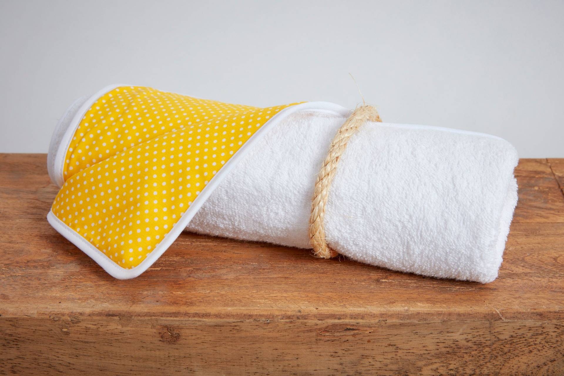 Kraftkids Wickelunterlage Weiße Punkte Auf Gelb Kraftkids Wickelunterlage Weiße Punkte Auf Gelb von Etsy - KraftKidsShop