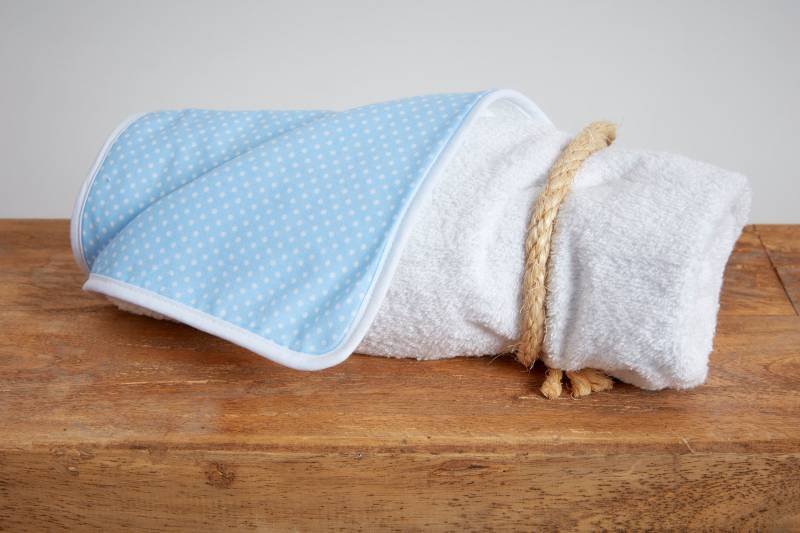 Kraftkids Wickelunterlage Weiße Punkte Auf Hellblau von Etsy - KraftKidsShop