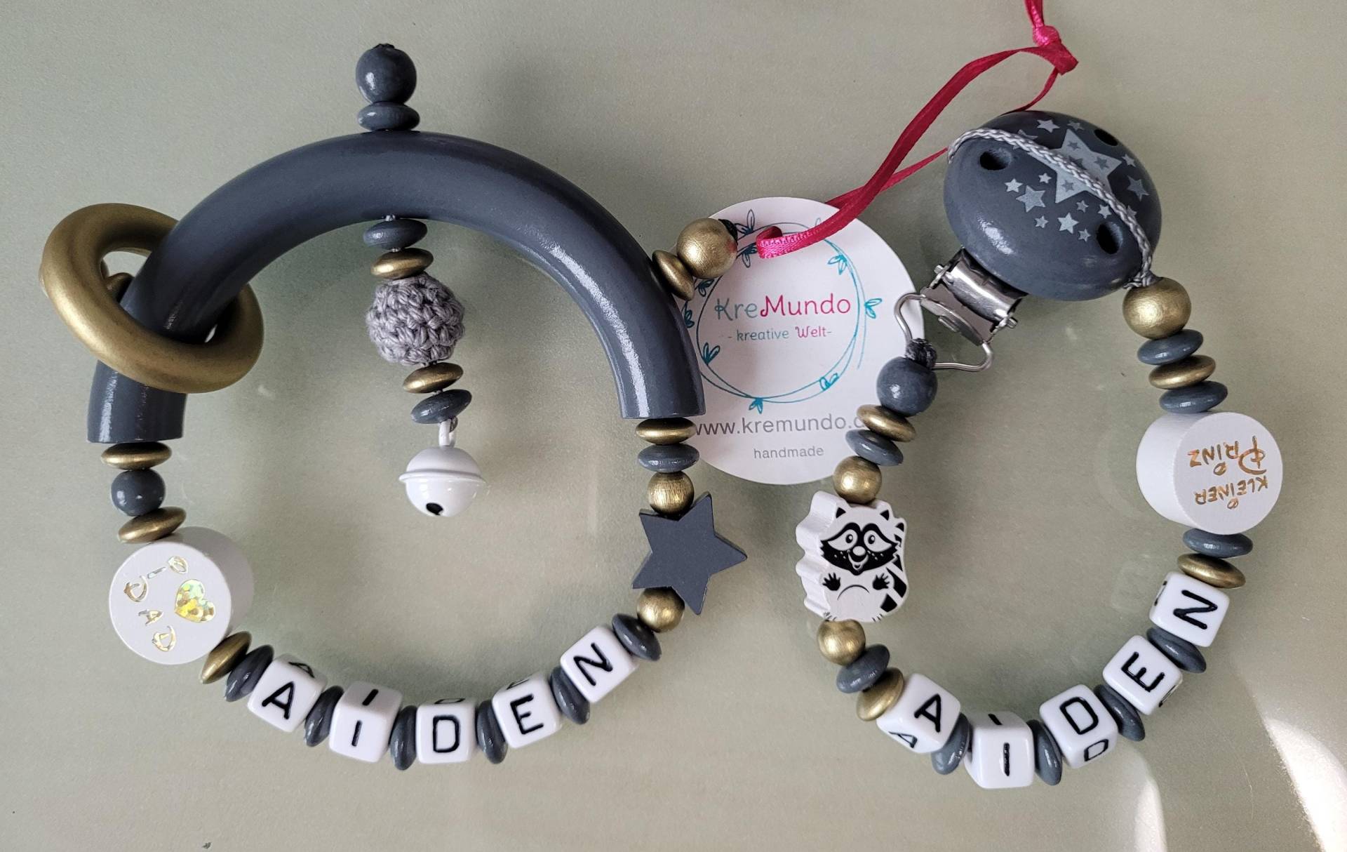 Schnullerkette/Greifling Set/Einzel Gold/Grau Mit Namen Schnullerkette/Greifling Set/Einzel Gold/Grau Mit Namen von Etsy - KreMundo