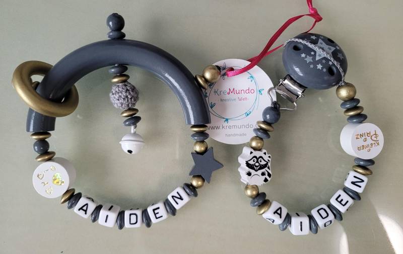 Schnullerkette/Greifling Set/Einzel Gold/Grau Mit Namen von Etsy - KreMundo
