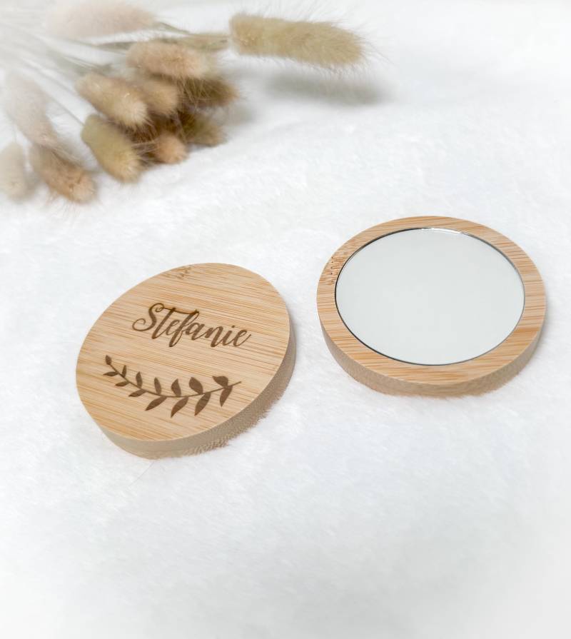 Personalisierter Spiegel Aus Holz | Taschenspiegel Mit Namen Geschenk Brautjungfern, Trauzeuging, Braut von Etsy - KreaSisCreations