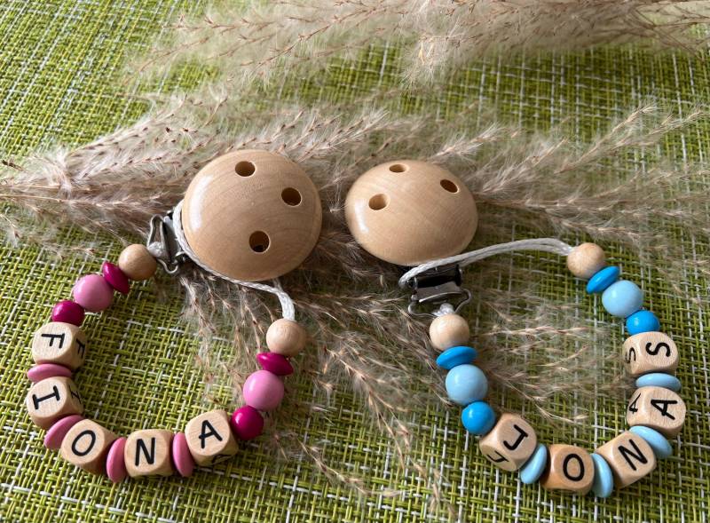 Personalisierte Schnullerkette Aus Holz Für Mädchen Oder Jungen | Rosa/Blau von Etsy - KreativHolzReinf