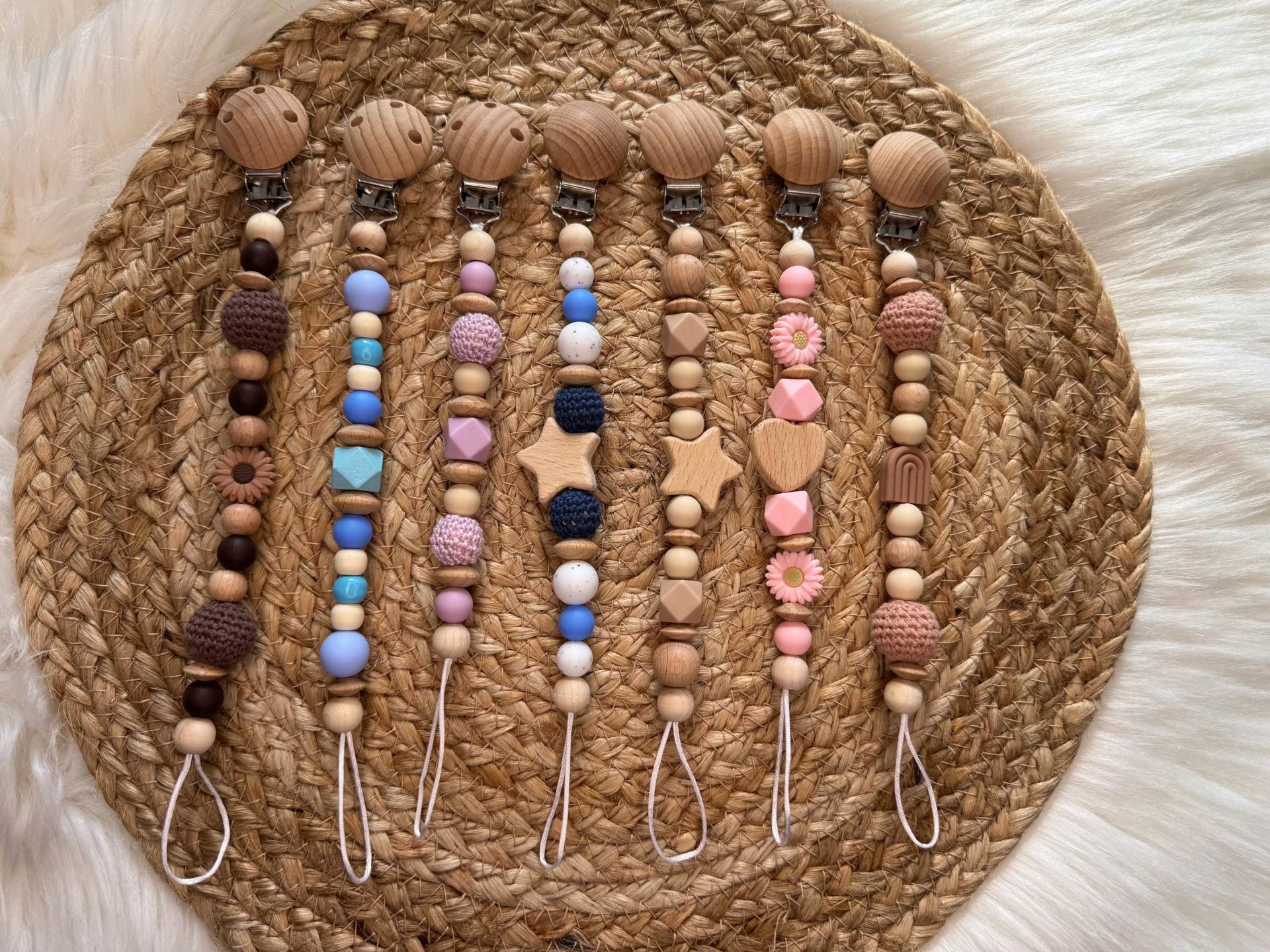 Schnullerkette, Babyaccessoire, Geschenk, Schnullerkette Mit Vielen Farben Und Motiven, Nuckelkette, Holz, Silikon von Etsy - KreativeAkzenteHoch2