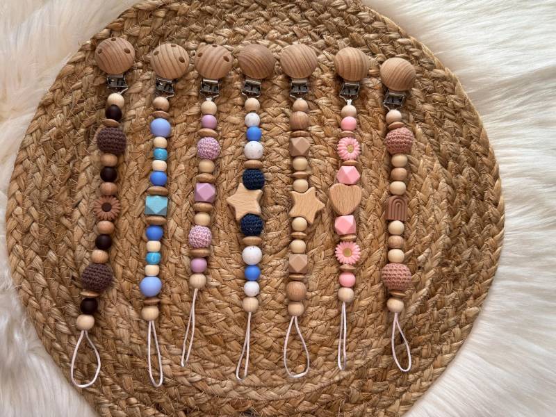 Schnullerkette, Babyaccessoire, Geschenk, Schnullerkette Mit Vielen Farben Und Motiven, Nuckelkette, Holz, Silikon von Etsy - KreativeAkzenteHoch2